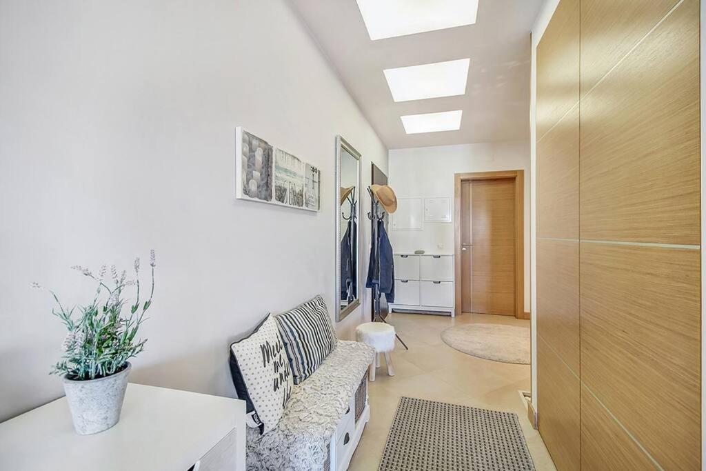 Nieuw Modern Met Alle Faciliteiten. Apartment Lagos